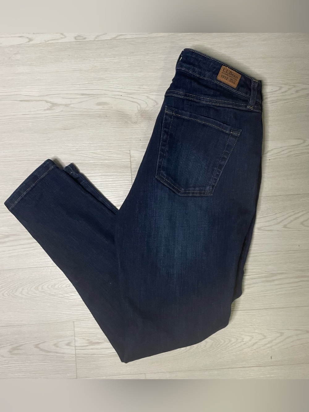 L.L. BeanDark Blue Women's Size 10 Petite Bean Flex Skinny Leg Jeans Like New - Picture 4 of 7